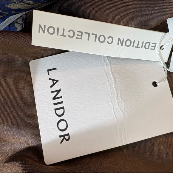 NWT LANIDOR Blue & Cream Paisley Button Down Shirt Lightweight Family Owned - Picture 8 of 12